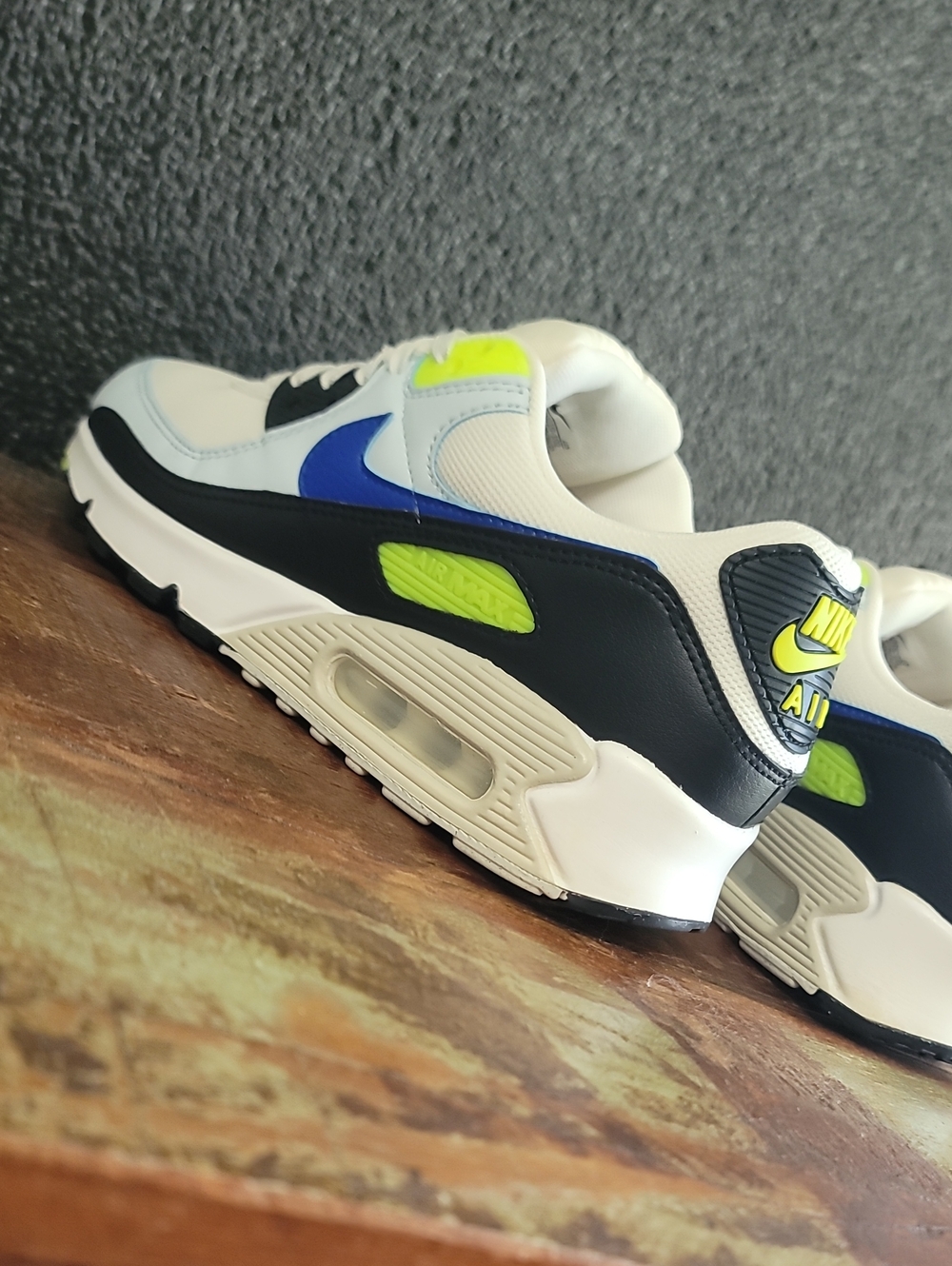 ๐ฅ Nike Air Max 90 ๐ฅ "White Blue Tint Volt" Wmns 9, Great Cond! Fast Shipping - Picture 9 of 12